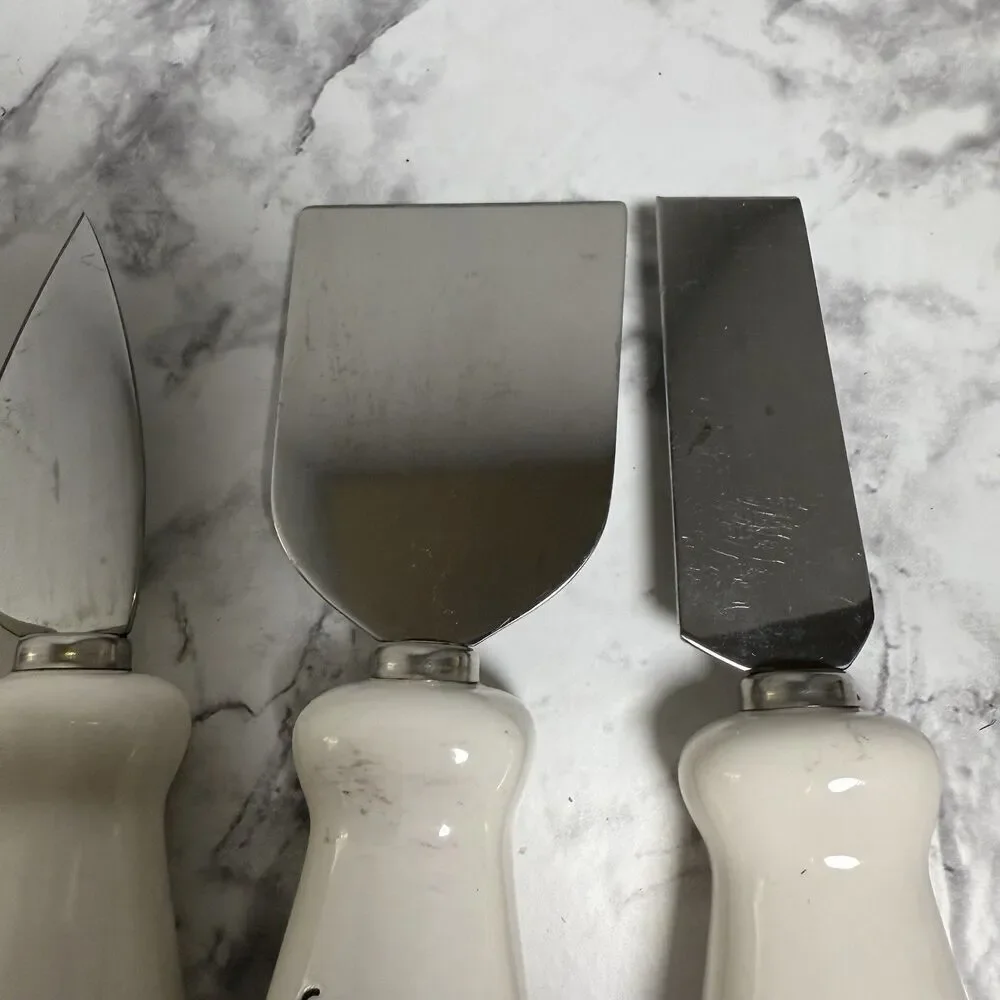 RAE DUNN CHEESE KNIFE SET OF 4 SPREAD SLIVER SLICE SHAVE GREAT FOR CHARCUTERIE
